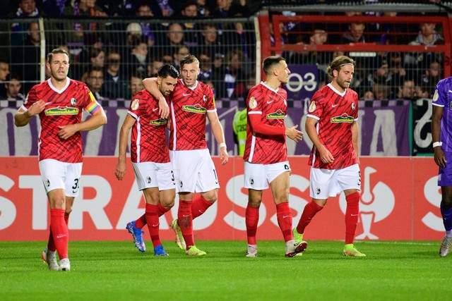 尼克斯大胜送猛龙12连败 开拓者不敌老鹰8连败