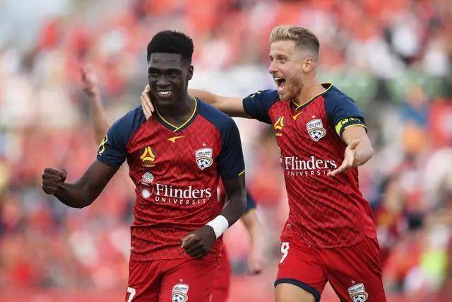 阿不都27+11赵睿首秀替补砍21分 新疆险胜江苏